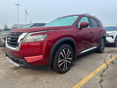 Used 2025 Nissan Pathfinder Platinum w/ Cargo Package