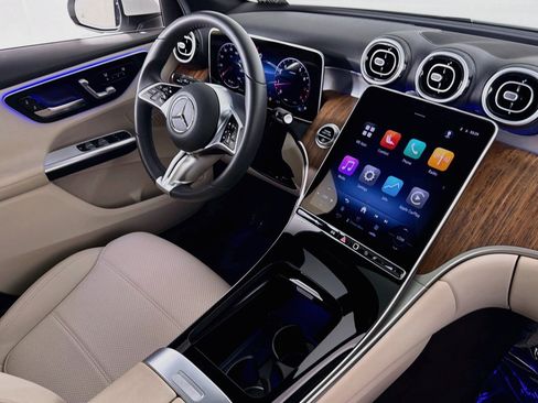 Certified 2026 Mercedes-Benz GLC 300 image 17
