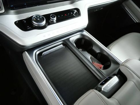 Certified 2025 Ford Expedition Active AWD/4WD image 18