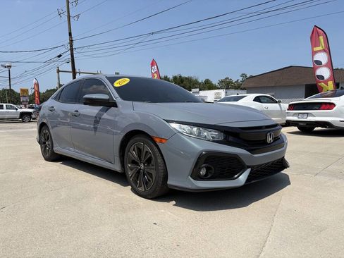 Used 2018 Honda Civic EX image 3