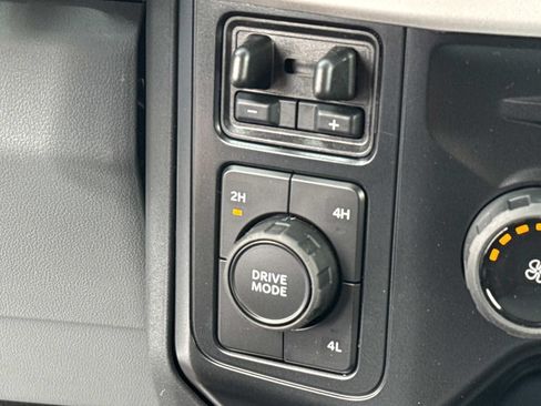 New 2026 Ford F550 4x4 Crew Cab image 17