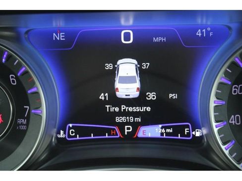 Used 2022 Chrysler 300 Touring w/ Sport Appearance Package image 24