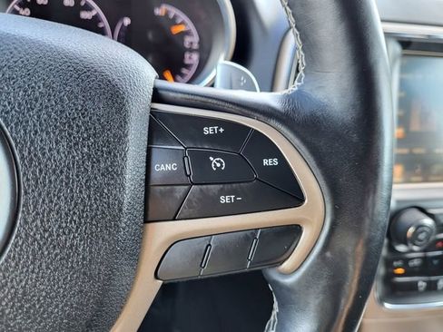 Used 2017 Jeep Grand Cherokee Limited image 17