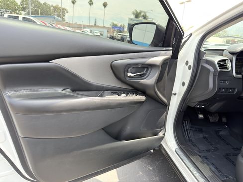 Used 2021 Nissan Murano SV FWD image 23
