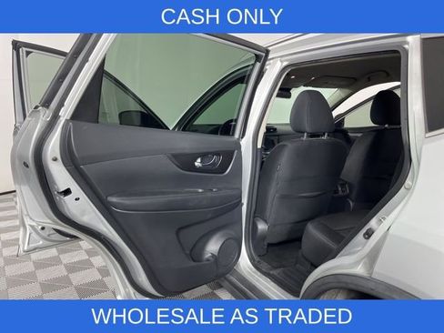 Used 2019 Nissan Rogue SV image 38