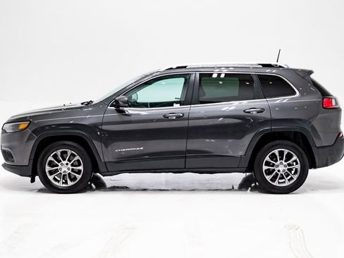 Used 2019 Jeep Cherokee Latitude Plus FWD image 28