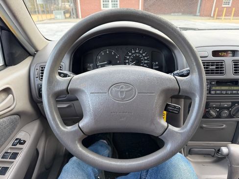 Used 2001 Toyota Corolla LE image 17