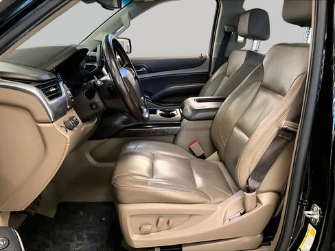 Used 2020 Chevrolet Suburban LT AWD/4WD image 7