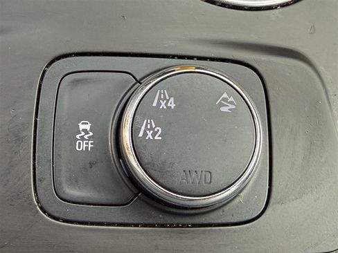 Used 2020 Chevrolet Traverse LS AWD/4WD image 21