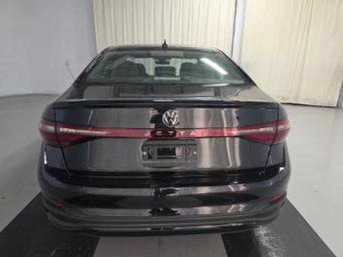 Used 2025 Volkswagen Jetta S image 8