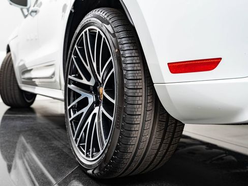Certified 2026 Porsche Macan GTS AWD/4WD image 51