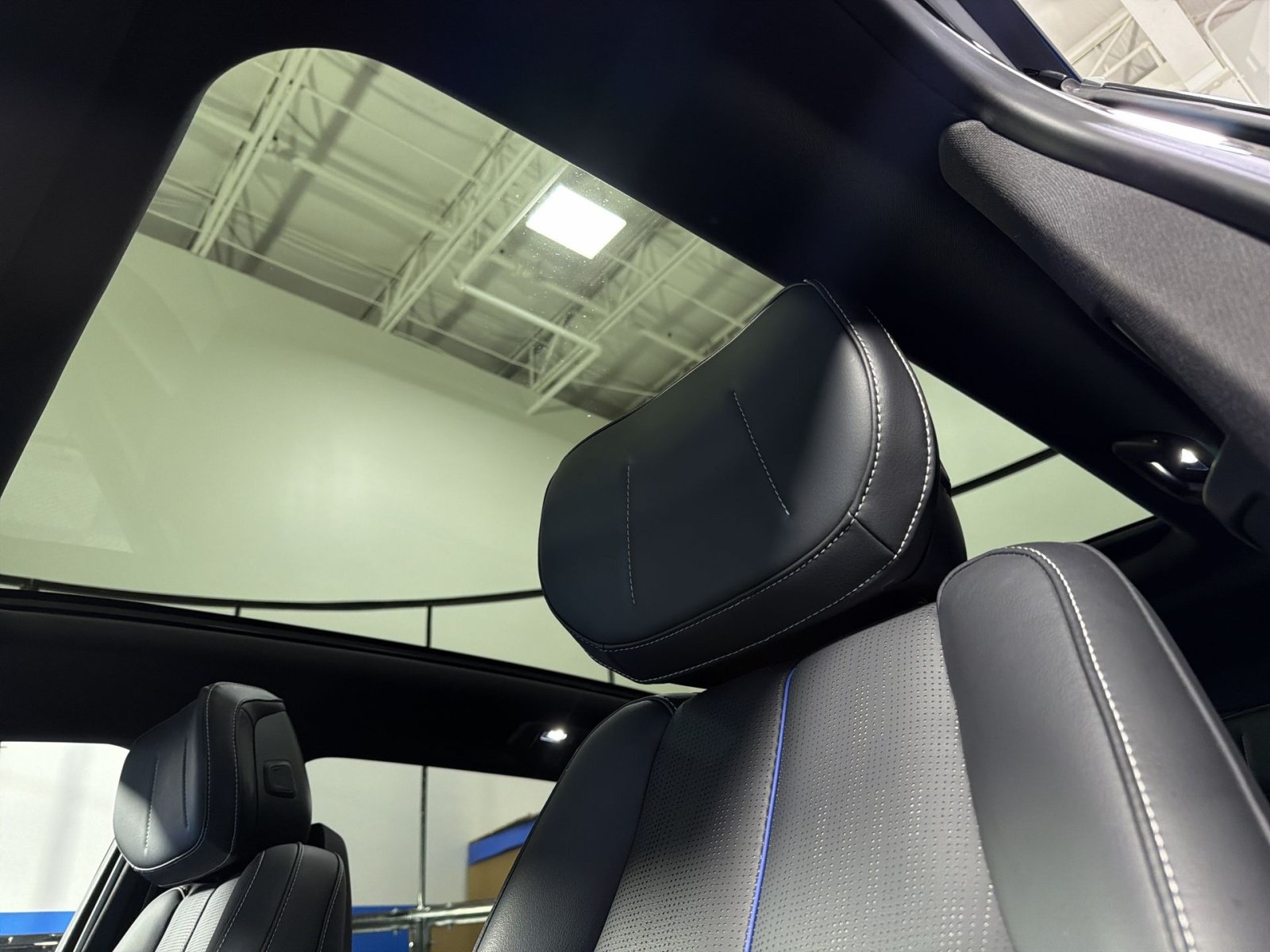 Used 2024 Cadillac Lyriq Luxury AWD/4WD image 24