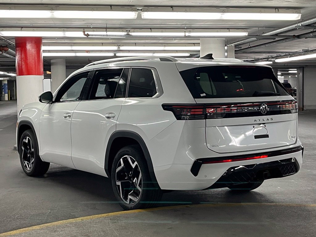 New 2027 Volkswagen Atlas SEL R-Line AWD/4WD image 4