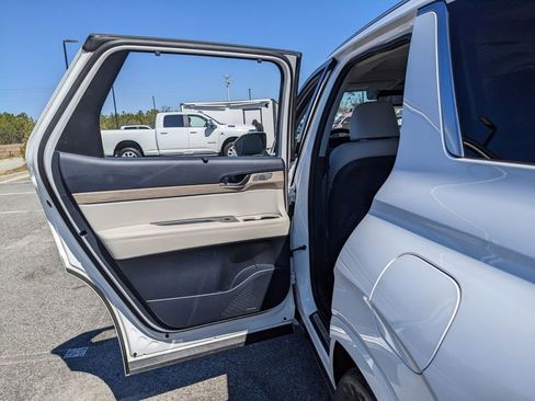 Used 2022 Hyundai Palisade Limited image 64
