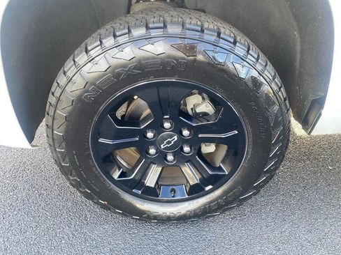 Used 2018 Chevrolet Tahoe LT image 9