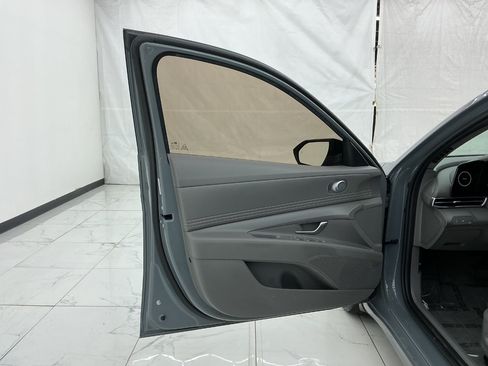 Used 2022 Hyundai Elantra SEL w/ Convenience + Premium Package FWD image 18