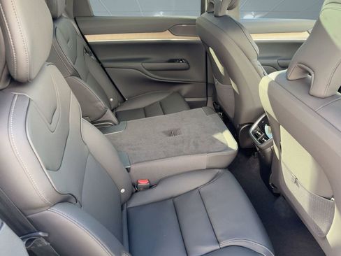 New 2025 Volvo EX90 Plus image 29