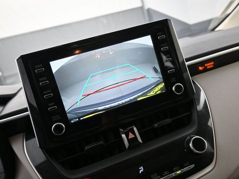 Used 2020 Toyota Corolla LE image 17