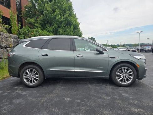 Used 2023 Buick Enclave Avenir w/ Avenir Technology Package AWD/4WD image 2