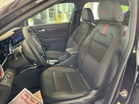 Used 2026 Chevrolet Trax RS w/ Sunroof Package FWD image 12