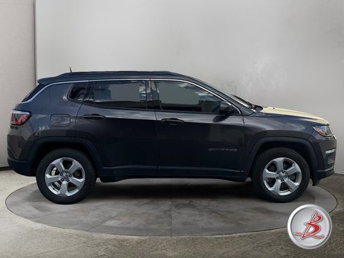 Used 2019 Jeep Compass Latitude w/ Popular Equipment Group FWD image 8