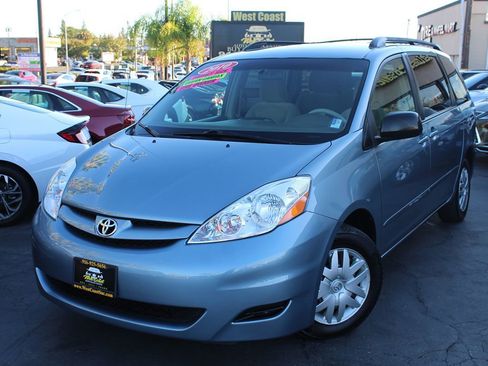 Used 2010 Toyota Sienna LE image 35