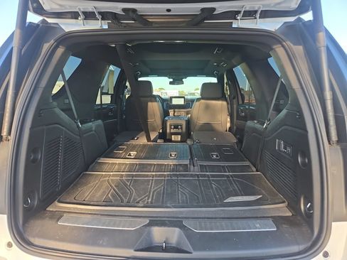 Used 2024 Chevrolet Tahoe Z71 w/ Luxury Package AWD/4WD image 20