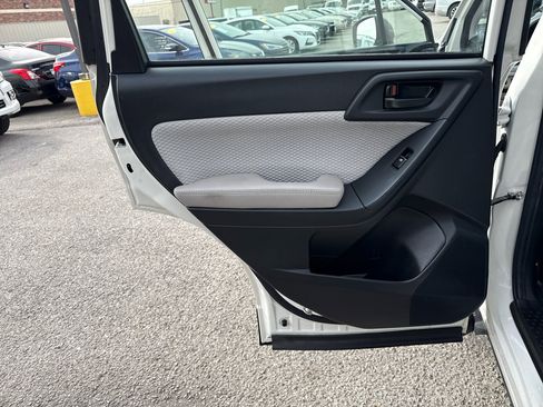 Used 2018 Subaru Forester 2.5i w/ Alloy Wheel Package image 14