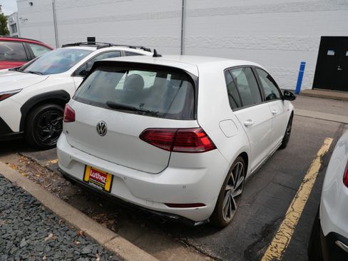 Used 2018 Volkswagen Golf R 4-Door AWD/4WD image 7