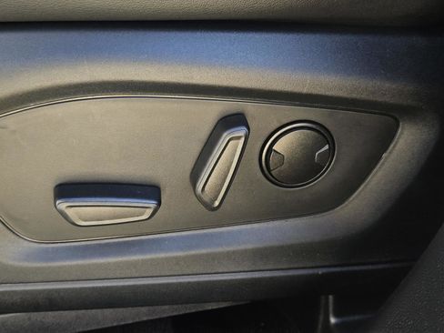 Used 2023 Ford Explorer XLT w/ Equipment Group 202A image 22