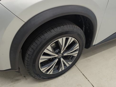 Used 2021 Nissan Rogue SV AWD/4WD image 6