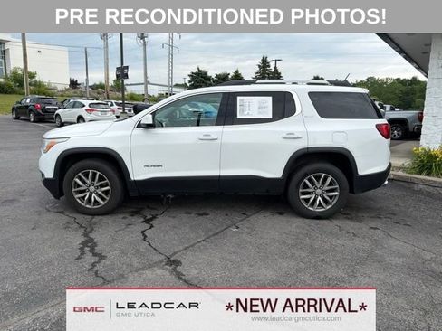 Used 2017 GMC Acadia SLE AWD/4WD image 2