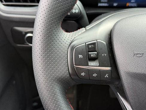 Used 2025 Ford Escape ST-Line image 32