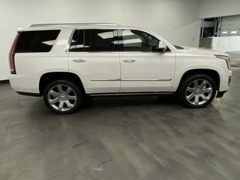 Used 2016 Cadillac Escalade Premium image 7