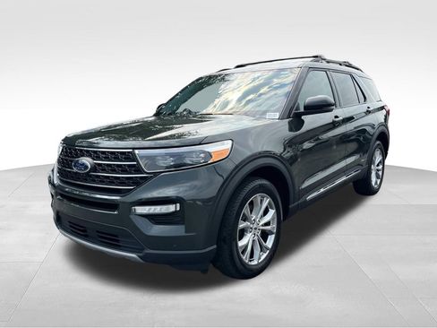 Certified 2024 Ford Explorer XLT w/ Equipment Group 202A AWD/4WD image 9