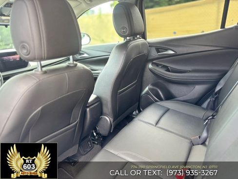 Used 2024 Buick Encore GX Sport Touring FWD image 8