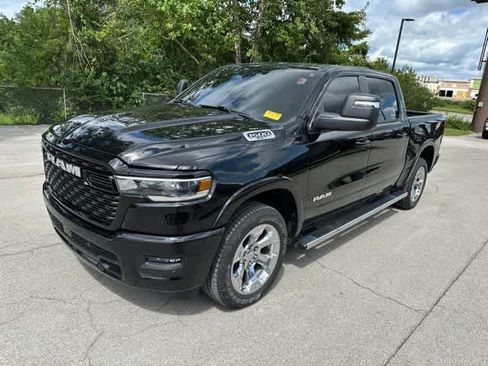 Used 2025 RAM 1500 Big Horn AWD/4WD image 2