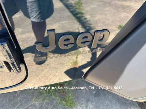 Used 2025 Jeep Wrangler Sport image 25