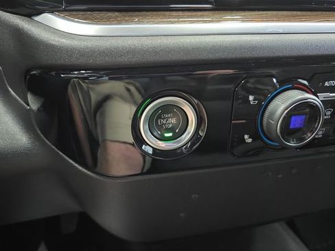 Used 2022 Chevrolet Silverado 1500 LT image 21