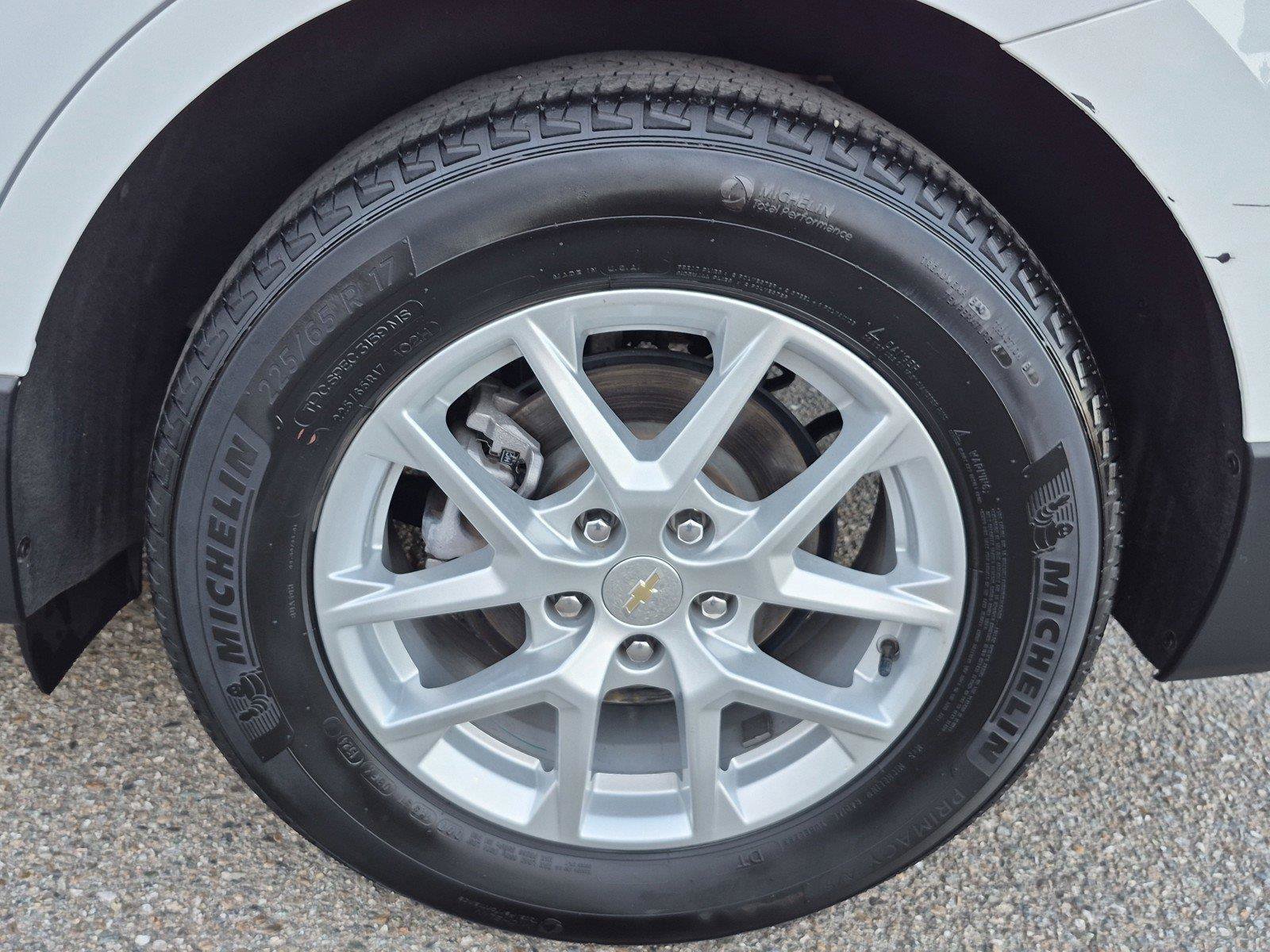 Used 2024 Chevrolet Equinox LT FWD image 14