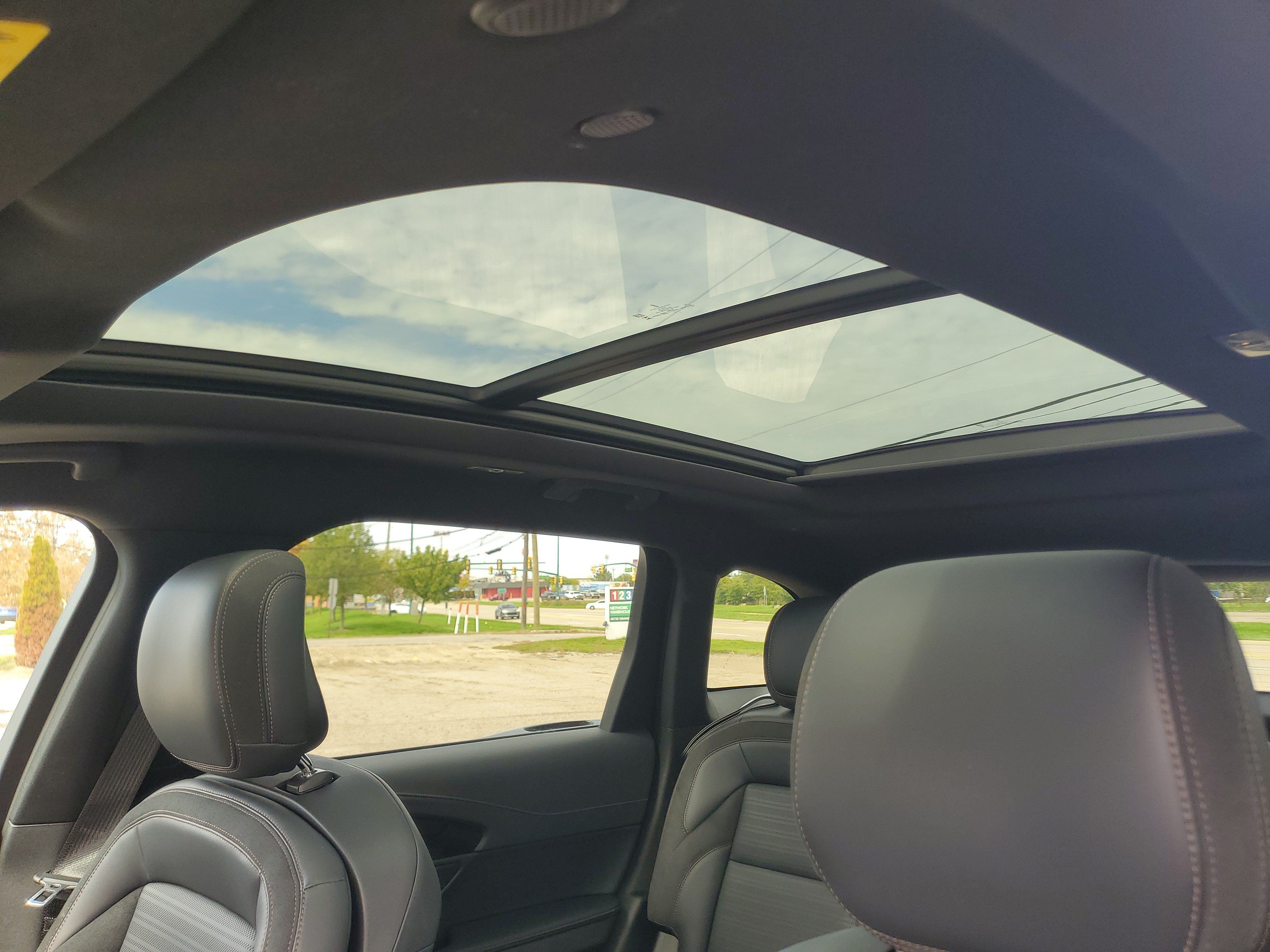 Used 2024 Lincoln Nautilus Reserve w/ Equipment Group 202A AWD/4WD image 11