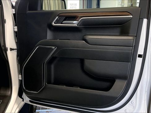 Used 2024 Chevrolet Silverado 1500 LT AWD/4WD image 12