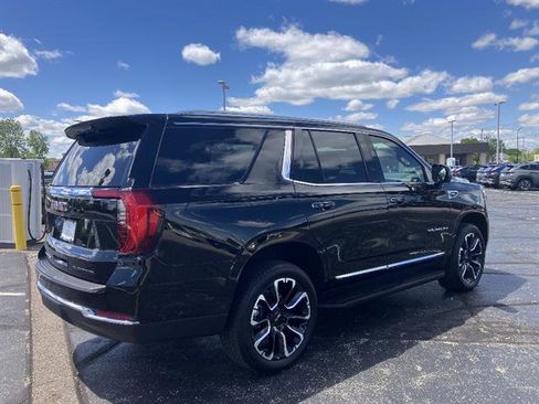 Used 2025 GMC Yukon Elevation w/ Elevation Premium Package AWD/4WD image 5