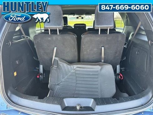 Used 2019 Ford Explorer XLT w/ Equipment Group 202A AWD/4WD image 12
