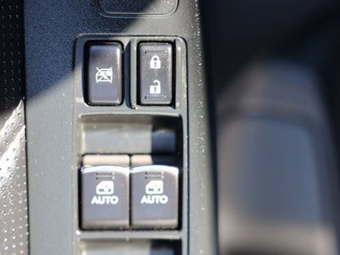 Used 2017 Subaru Forester 2.5i Touring image 15