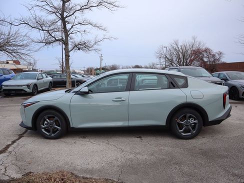 New 2025 Kia K4 LXS image 4