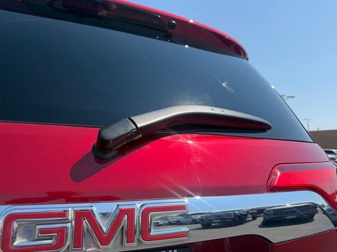Used 2019 GMC Acadia Denali w/ Technology Package FWD image 14