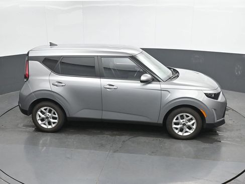 Used 2025 Kia Soul LX w/ LX Technology Package FWD image 31
