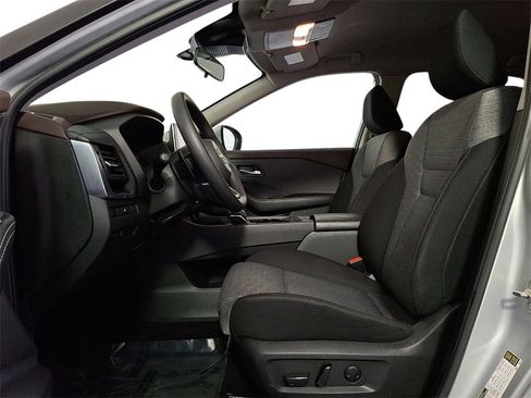 Used 2023 Nissan Rogue SV image 12