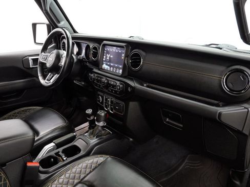 Used 2022 Jeep Gladiator Overland AWD/4WD image 16